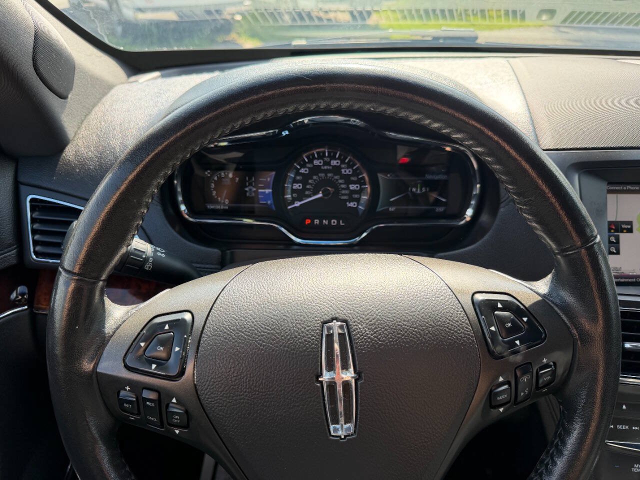 Used 2015 Lincoln MKT AWD image 25