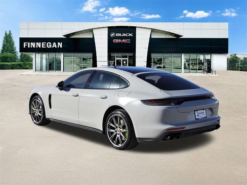 Used 2022 Porsche Panamera 4 image 5