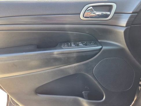 Used 2021 Jeep Grand Cherokee Laredo X image 22