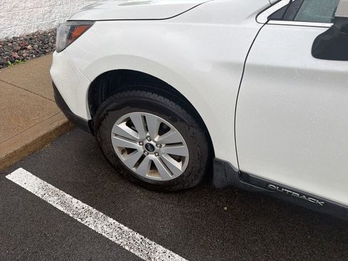 Used 2018 Subaru Outback 2.5i Premium AWD/4WD image 7