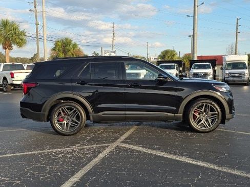 Certified 2025 Ford Explorer ST RWD image 8