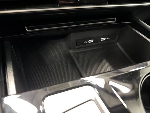 Certified 2024 Volkswagen Atlas SEL Premium R-Line image 25