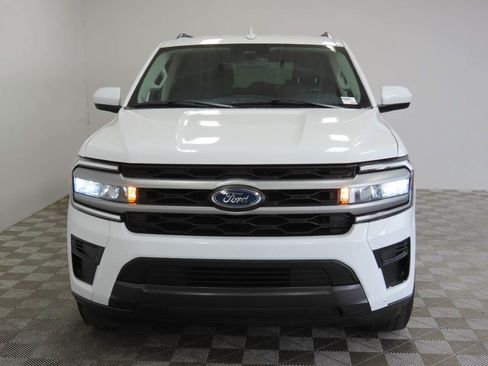 Used 2024 Ford Expedition XLT RWD image 4