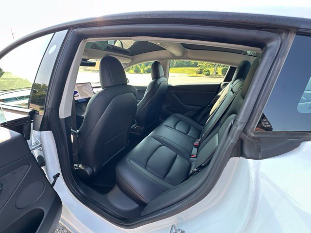 Used 2021 Tesla Model 3 Standard Range Plus RWD image 18