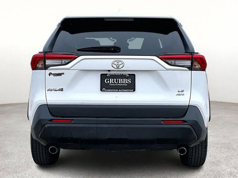 Used 2022 Toyota RAV4 LE image 6
