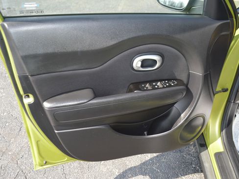 Used 2015 Kia Soul + FWD image 16