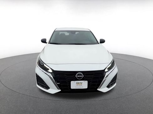 Used 2025 Nissan Altima 2.5 SV image 4