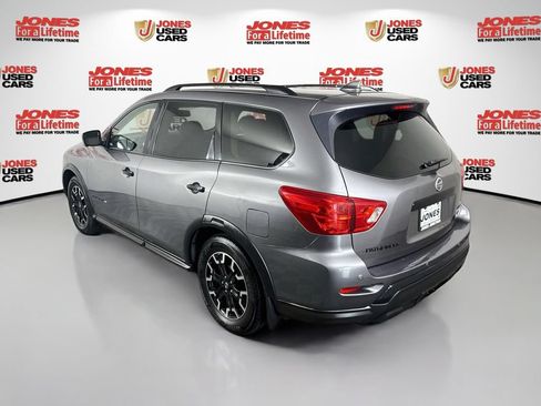 Used 2019 Nissan Pathfinder SL AWD/4WD image 2