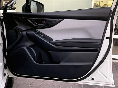 Used 2021 Subaru Crosstrek 2.0i Premium w/ Moonroof Package image 24