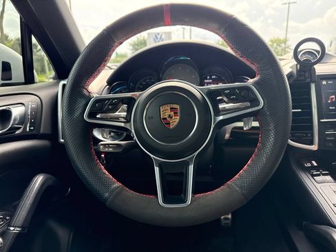 Used 2016 Porsche Cayenne S AWD/4WD image 22