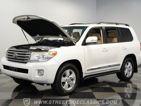 Used 2013 Toyota Land Cruiser AWD/4WD image 31