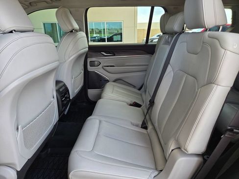 Used 2022 Jeep Grand Cherokee L Overland AWD/4WD image 15