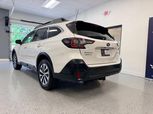 Used 2020 Subaru Outback Premium AWD/4WD image 6