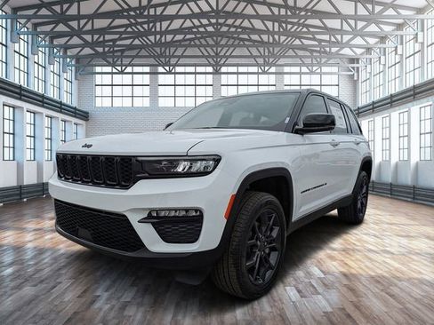 New 2025 Jeep Grand Cherokee Limited w/ Luxury Tech Group II RWD image 8