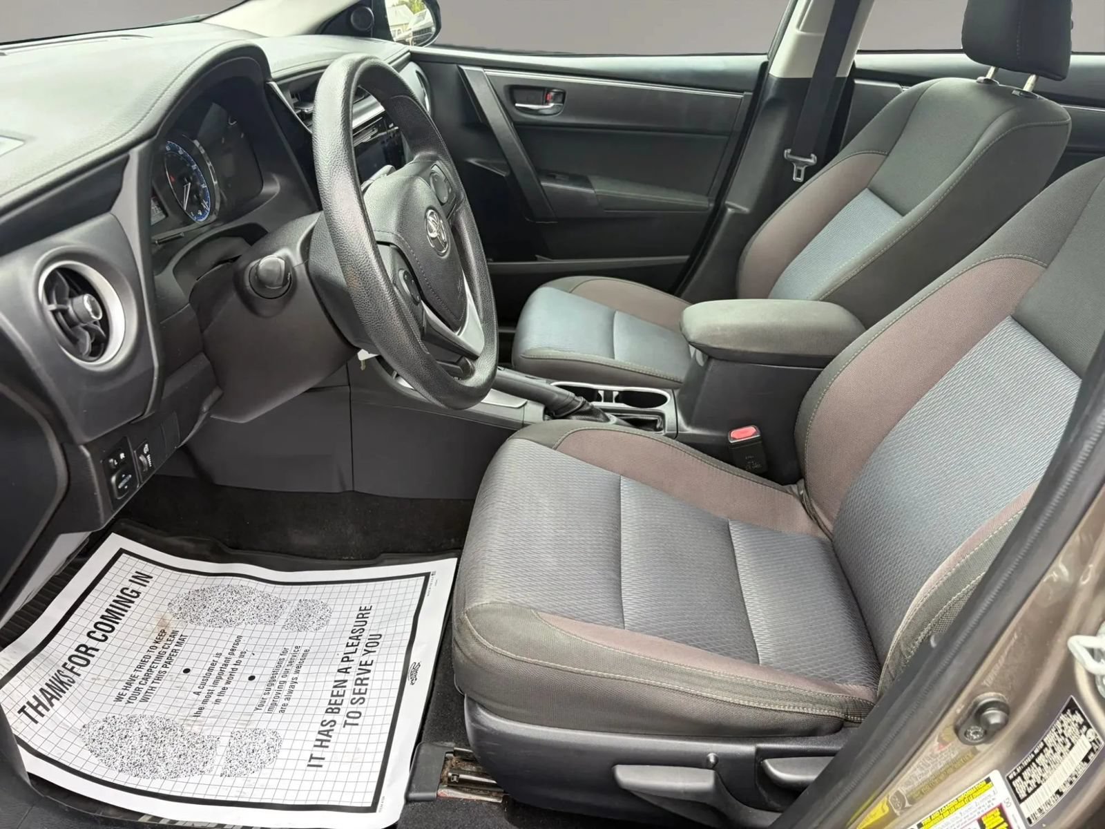 Used 2017 Toyota Corolla LE FWD image 22