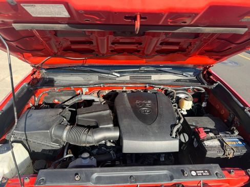 Used 2016 Toyota Tacoma 2WD Access Cab image 17
