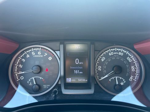 Used 2017 Toyota Tacoma TRD Off-Road w/ Tow Package (A/T) AWD/4WD image 14