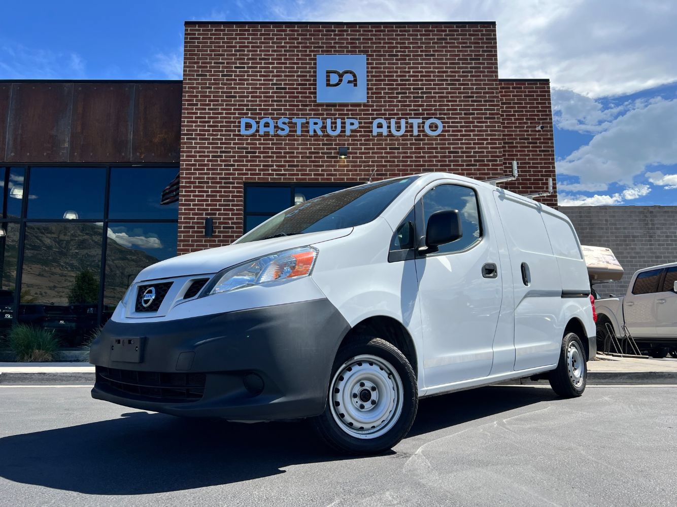 Used 2019 Nissan NV200 S w/ Cruise Control Package FWD image 1