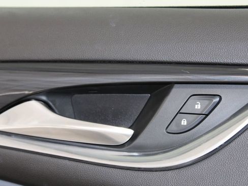 Used 2023 Buick Enclave Essence image 40