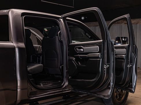 Used 2021 RAM 1500 Big Horn image 32