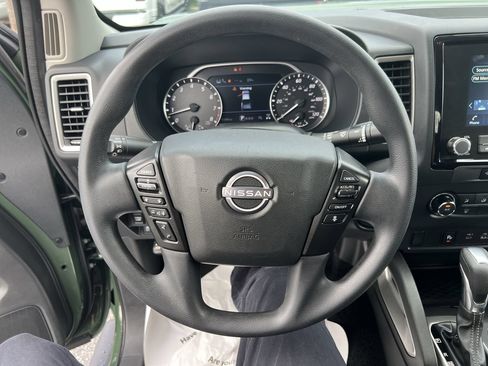 Used 2024 Nissan Frontier SV w/ Technology Package AWD/4WD image 18
