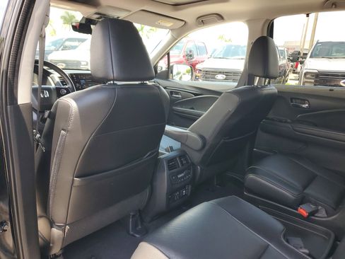 Used 2022 Honda Pilot Touring image 15