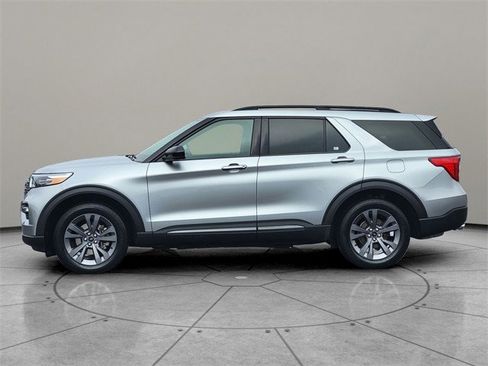 Certified 2023 Ford Explorer XLT w/ Equipment Group 202A image 8