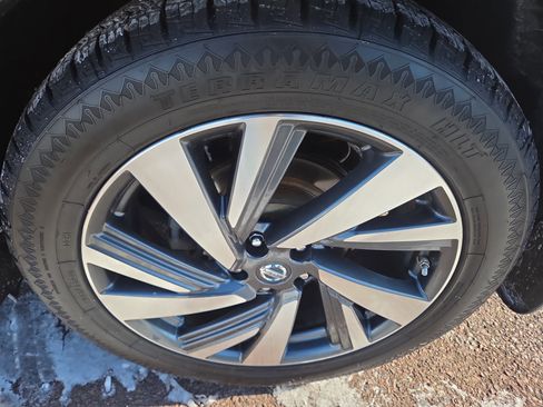 Used 2018 Nissan Murano Platinum image 11