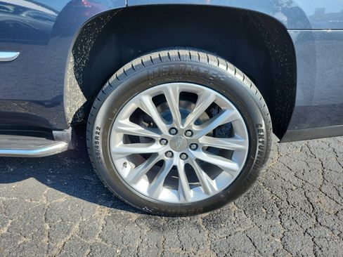 Used 2020 Cadillac Escalade Luxury AWD/4WD image 17