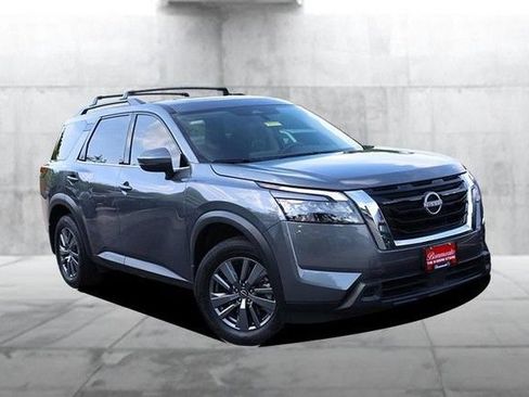 Certified 2025 Nissan Pathfinder SV w/ SV Premium Package FWD image 2