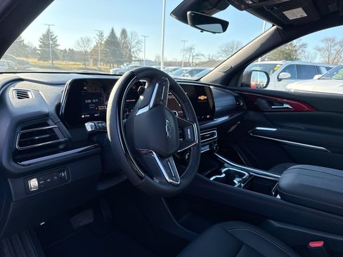 New 2026 Chevrolet Traverse Z71 w/ Enhanced Driving Package AWD/4WD image 35