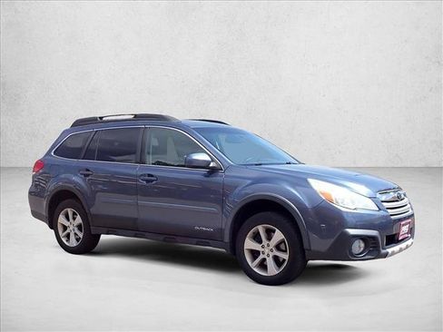 Used 2014 Subaru Outback 3.6R Limited AWD/4WD image 5