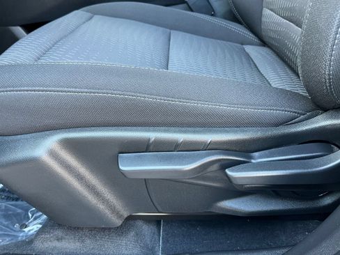 Used 2025 Chevrolet Equinox LT FWD image 23