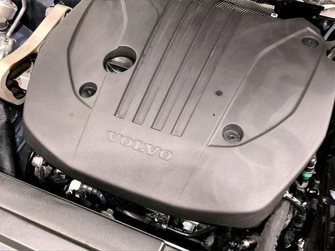 Certified 2024 Volvo XC90 B5 Core w/ Protection Package Premier image 36