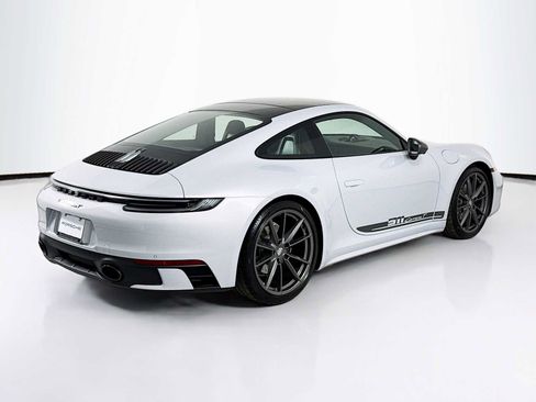 Used 2024 Porsche 911 Carrera T w/ Sportdesign Package image 9