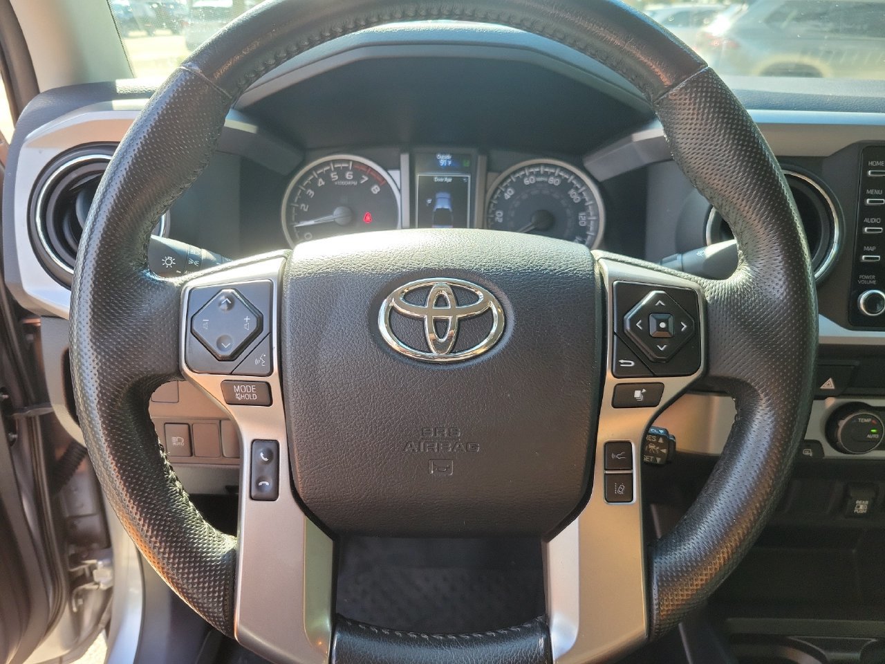 Used 2021 Toyota Tacoma SR5 RWD image 18