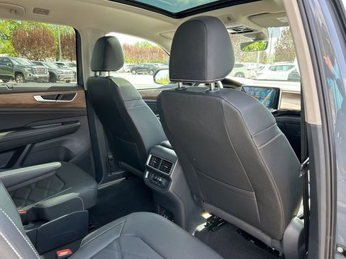 New 2026 Volkswagen Atlas SE FWD image 50