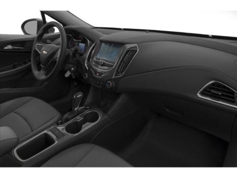 Used 2018 Chevrolet Cruze LT FWD image 19