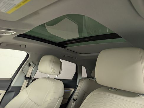 Used 2019 Audi e-tron Prestige w/ Prestige Package image 17