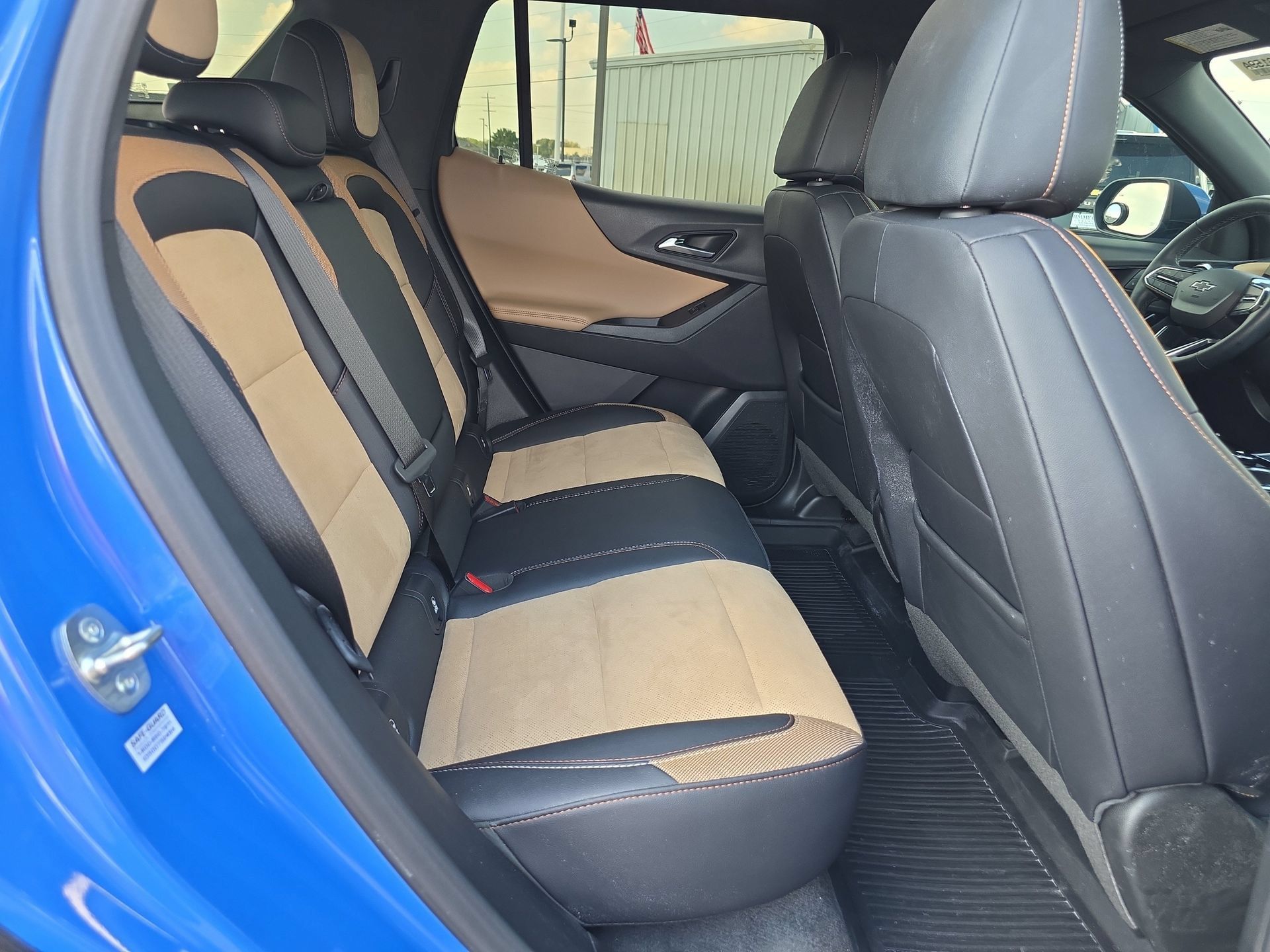 Used 2025 Chevrolet Equinox ACTIV w/ Safety and Technology Package AWD/4WD image 14