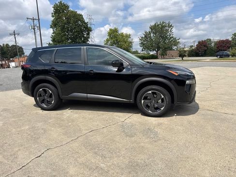 Certified 2025 Nissan Rogue SV AWD/4WD image 5