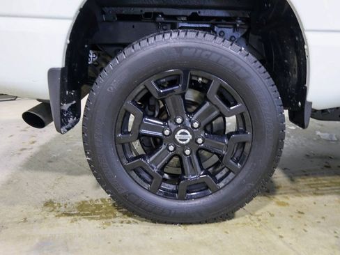 Used 2019 Nissan Titan SV w/ SV Convenience Package image 31