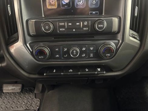 Used 2019 Chevrolet Silverado 2500 LT w/ LT Convenience Package AWD/4WD image 17