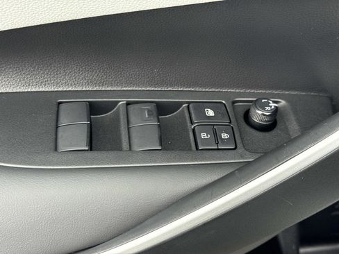 Used 2025 Toyota Corolla SE image 15