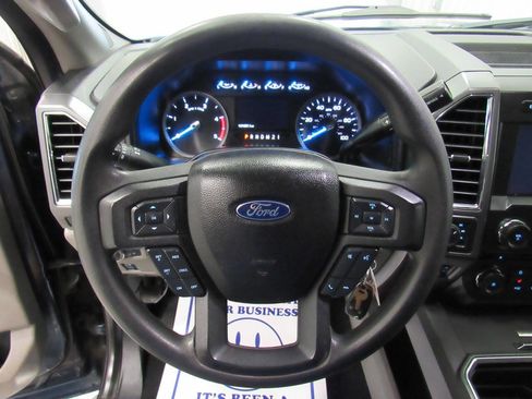 Used 2017 Ford F450 XLT w/ XLT Premium Package AWD/4WD image 37