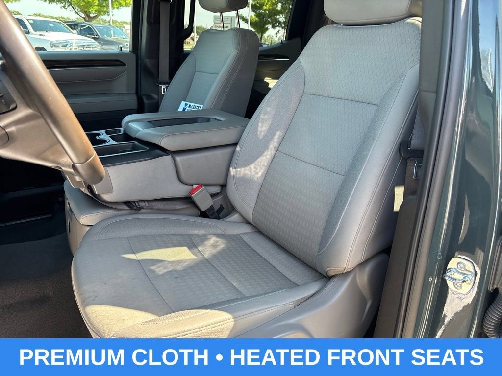 Used 2025 Chevrolet Silverado 1500 LT AWD/4WD image 3