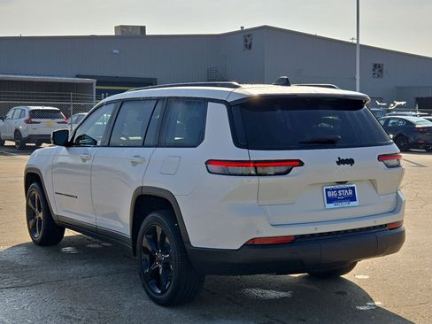 Used 2025 Jeep Grand Cherokee L Altitude RWD image 6