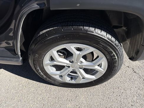 Used 2024 Jeep Compass Latitude w/ Convenience Group image 12