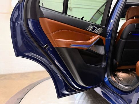 Used 2019 BMW X5 xDrive50i w/ M Sport Package image 16