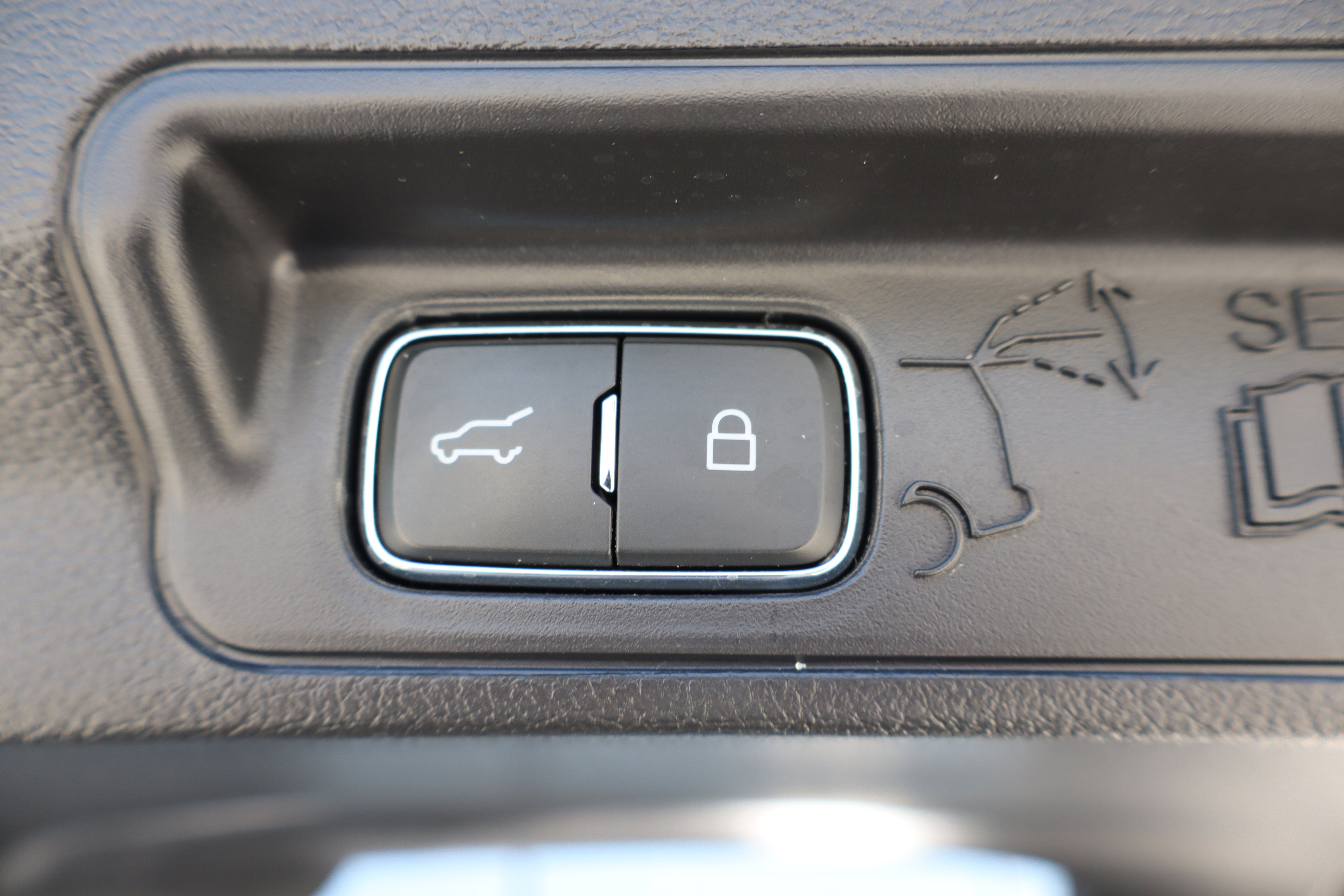 Used 2025 Ford Explorer ST AWD/4WD image 33